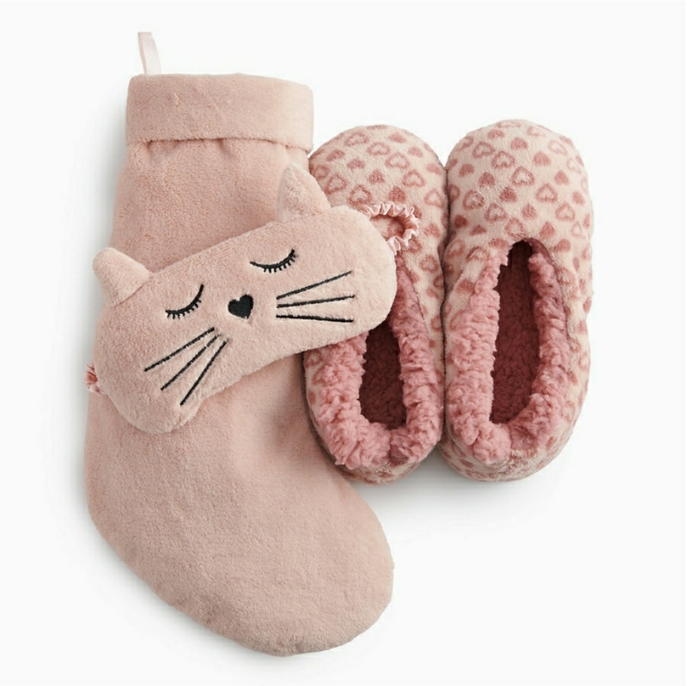 Slipper eye mask and stocking set
